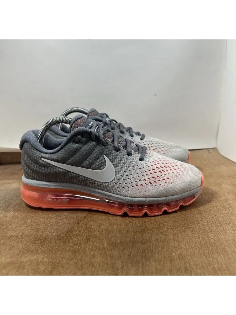 Nike Air Max 2017 Wolf Grey Bright Crimson Running Shoes Women's Size 8.5